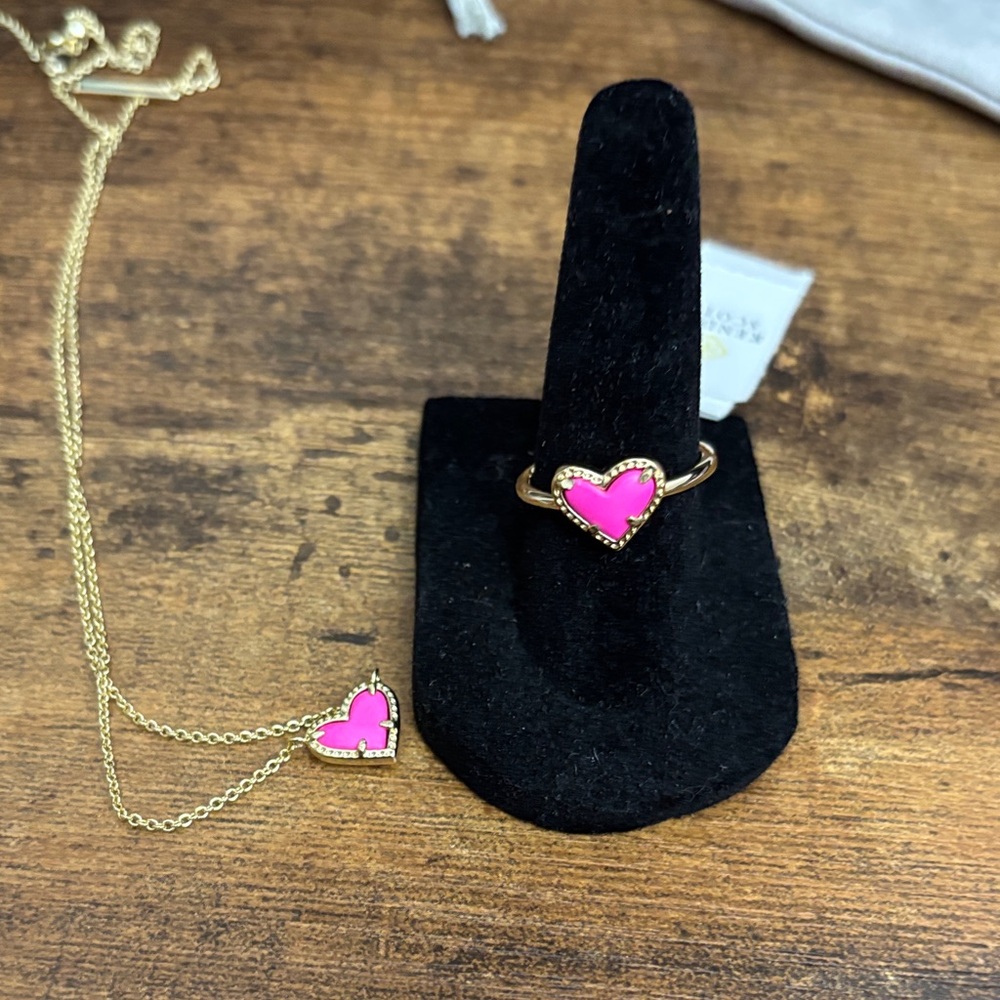 Kendra Scott Ari Heart New with tags ring and necklace set